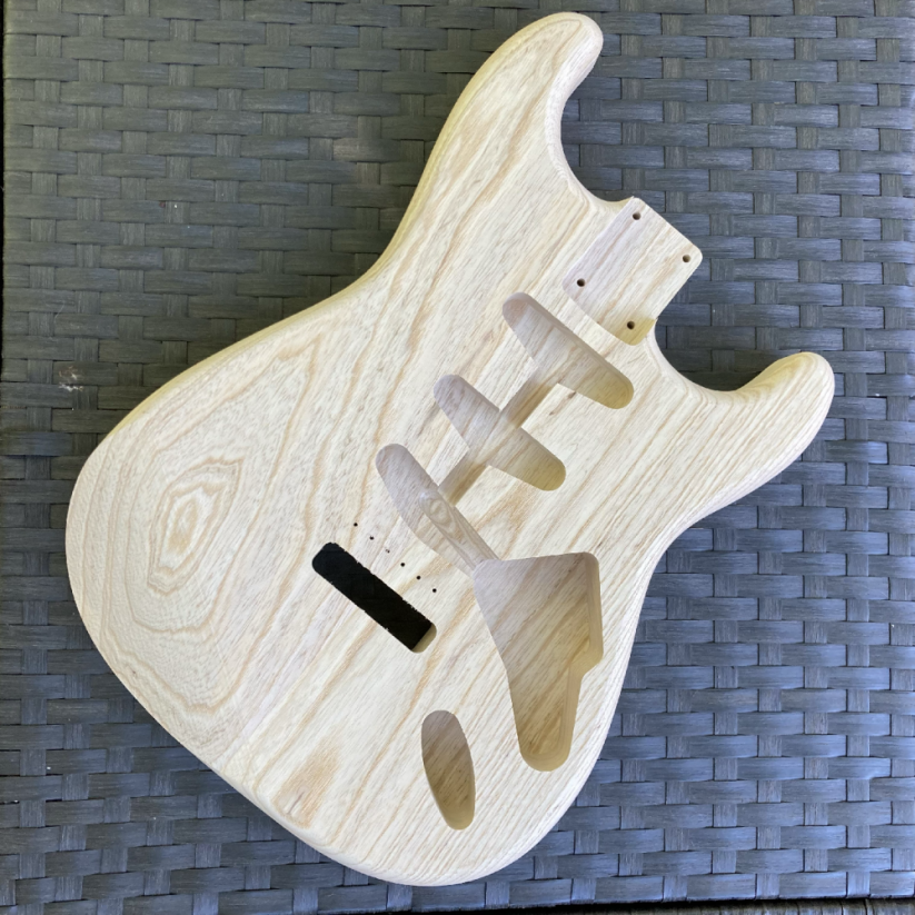Hosco TBD 14ST Swamp Ash Stratocaster S S S Body from 2 pieces TESLA Strings