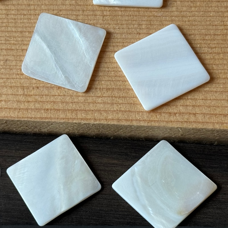 Pravý biely perleťový materiál 25x25mm MOP blok