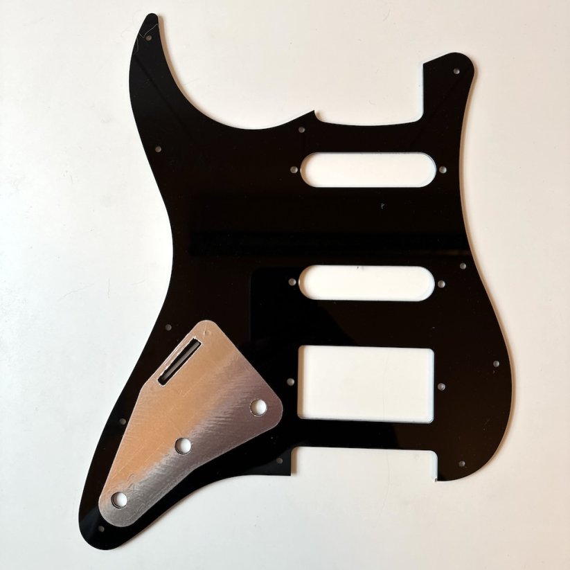Hosco SC-B3P-3 Stratocaster Pickguard s kovovým stíněním, černý 3-vrstvý